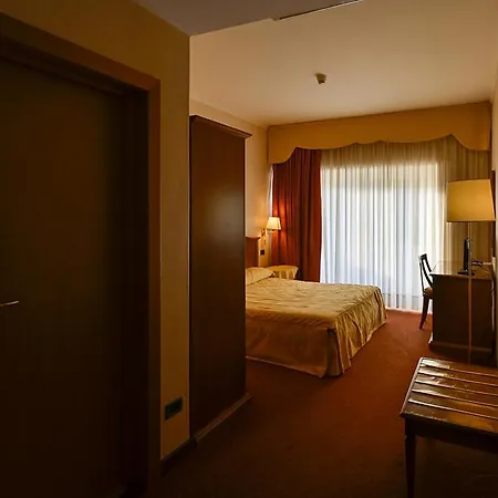 Villa Sirena Hotel E Ricevimenti-3